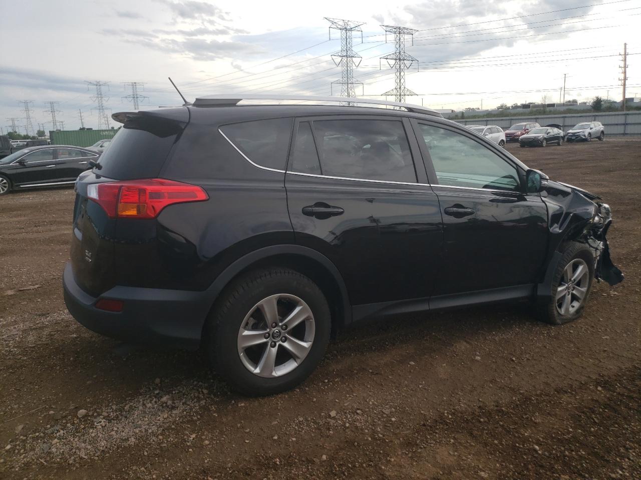2015 TOYOTA RAV 4 — VIN 2T3RFREV5FW338352 — photo 3
